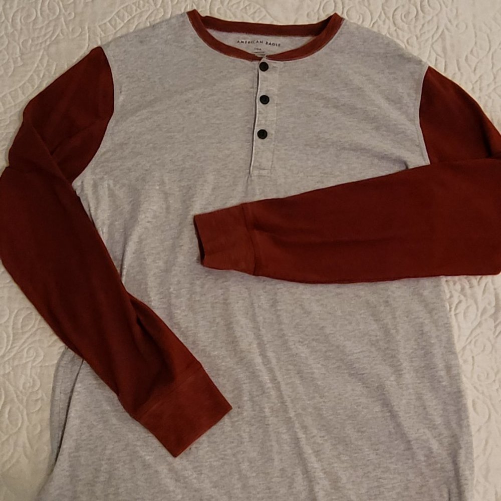 American Eagle Long Sleeve Tee